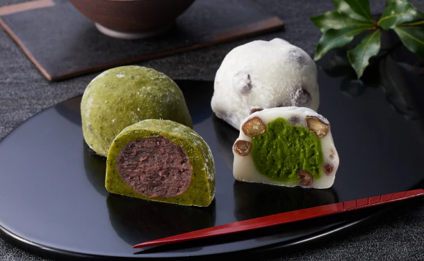 伊藤久右衛門「冷凍箱入 宇治抹茶二色餅（抹茶餅・豆餅）」4個入 - Image 2