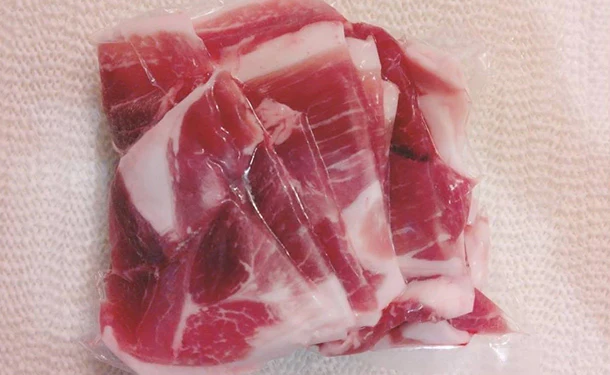 北海道産「ホエイ豚 切り落とし」250g×8パック - Image 2