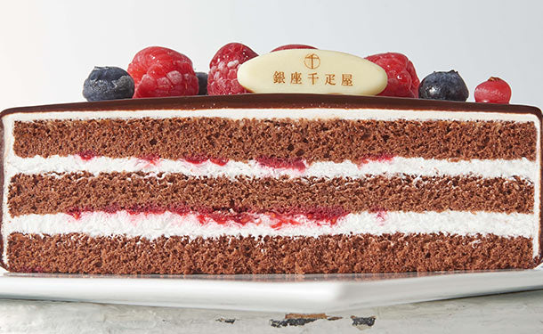 銀座千疋屋「ベリーのチョコレートケーキ」 - Image 3