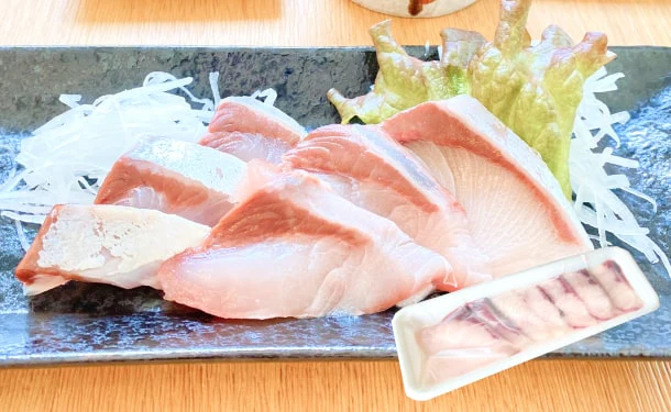 愛媛県産「ブリの刺身・骨抜き切身魚セット」 - Image 2