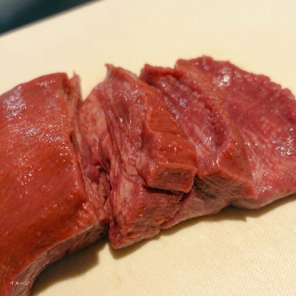 「高級 霜降り牛タン元・柔らか牛タン中部分のみのブロック」約1kg - Image 2